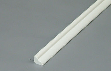 SGS는 PVC 손질 널 UPVC 단면도 비닐 판자벽 부속품을 주문을 받아서 만들었습니다