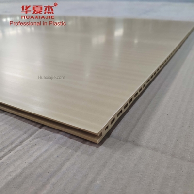 좋은 가격 집 장식을 위한 나무 설계 Wpc 벽판지를 문질러 벗기기 온라인으로