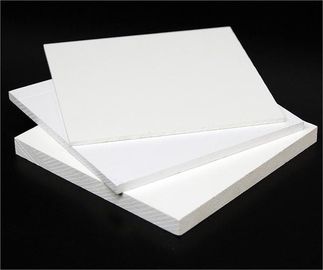 좋은 가격 Rotproof 10mm 상점 장식을 위한 백색 PVC 널/거품 널 절연제 온라인으로