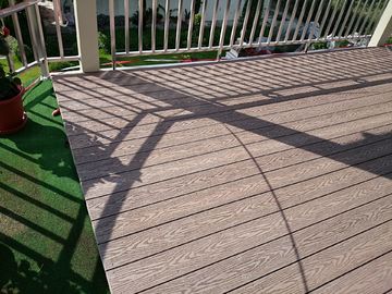 좋은 가격 WPC wpc 층계 잔디밭 decking 정원 decking를 위한 합성 갑판 널은 난입합니다 온라인으로